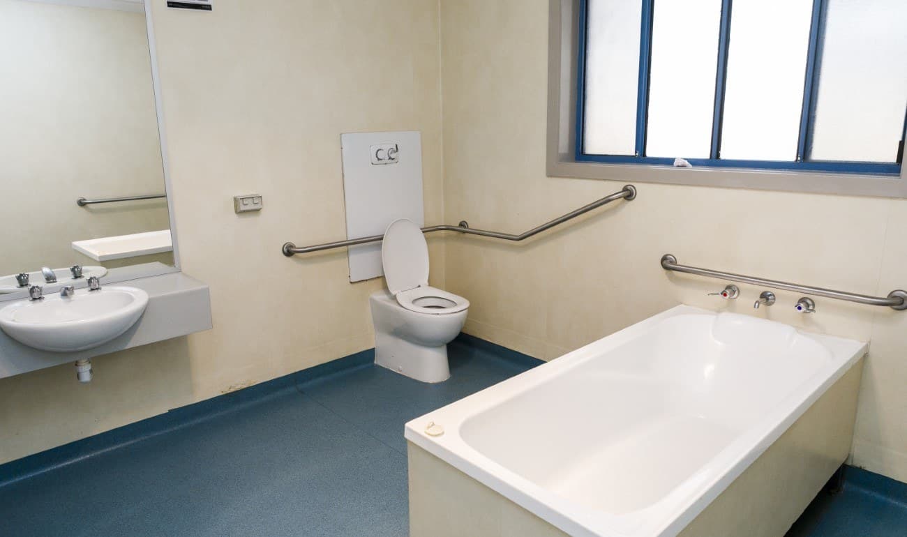 Image: Accommodation Vacancy, Millawa St Albans -  Accessible bathroom